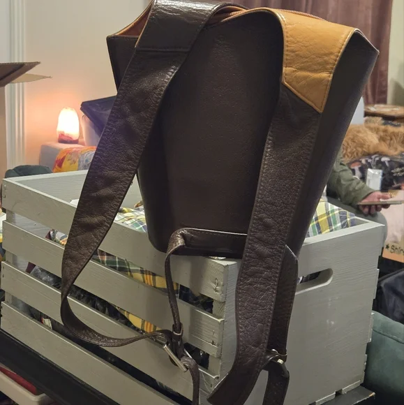 Cover B German Brown Leather Backpack Purse - Picture 6 of 16